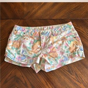 Rue 21 floral shorts size 5/6. Measurements shown in pictures.